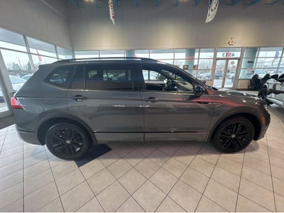 2022 Volkswagen Tiguan SE R-Line Black