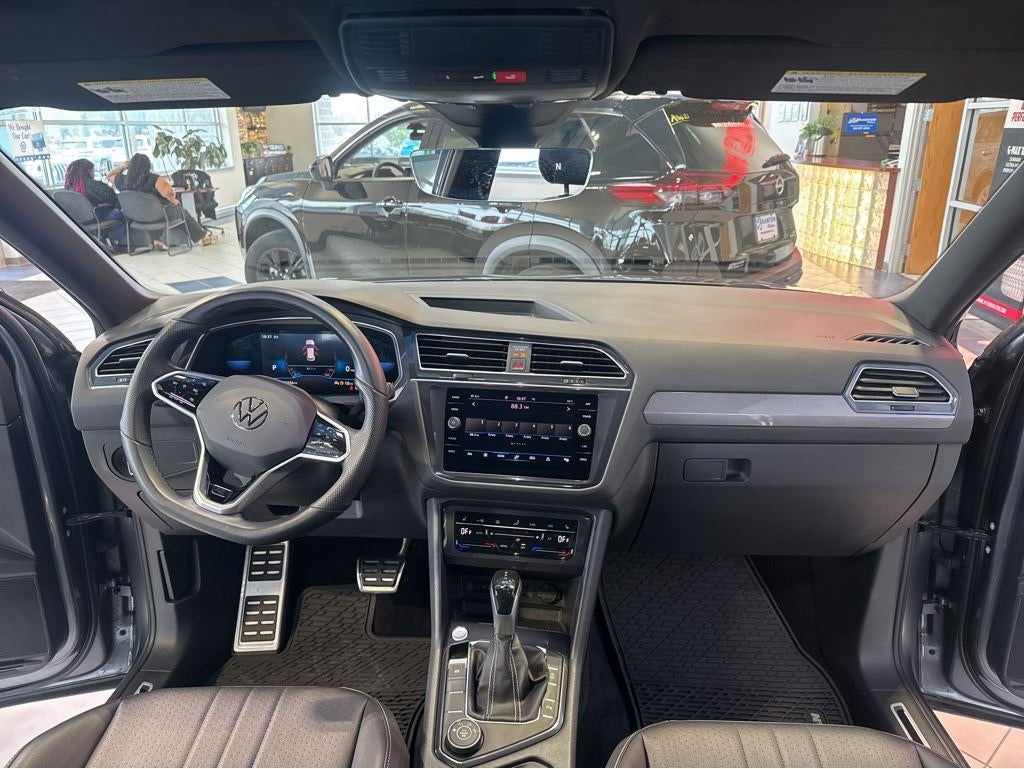 2022 Volkswagen Tiguan SE R-Line Black