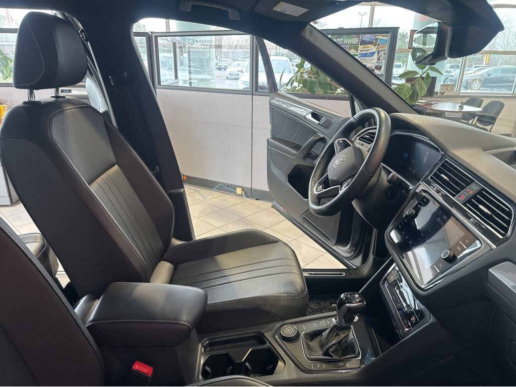 2022 Volkswagen Tiguan SE R-Line Black