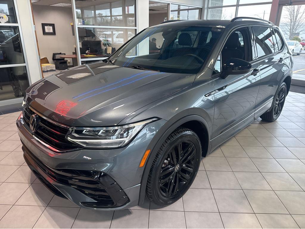 2022 Volkswagen Tiguan SE R-Line Black