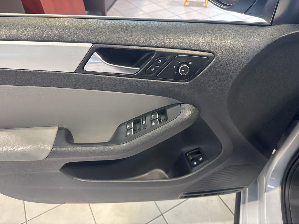 2013 Volkswagen Jetta Hybrid SE