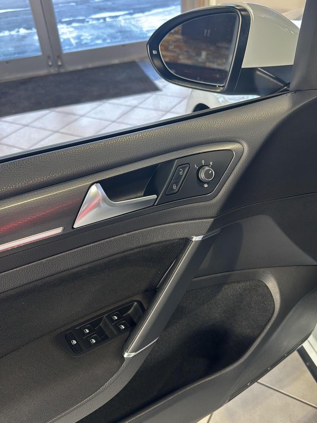 2019 Volkswagen Golf GTI S