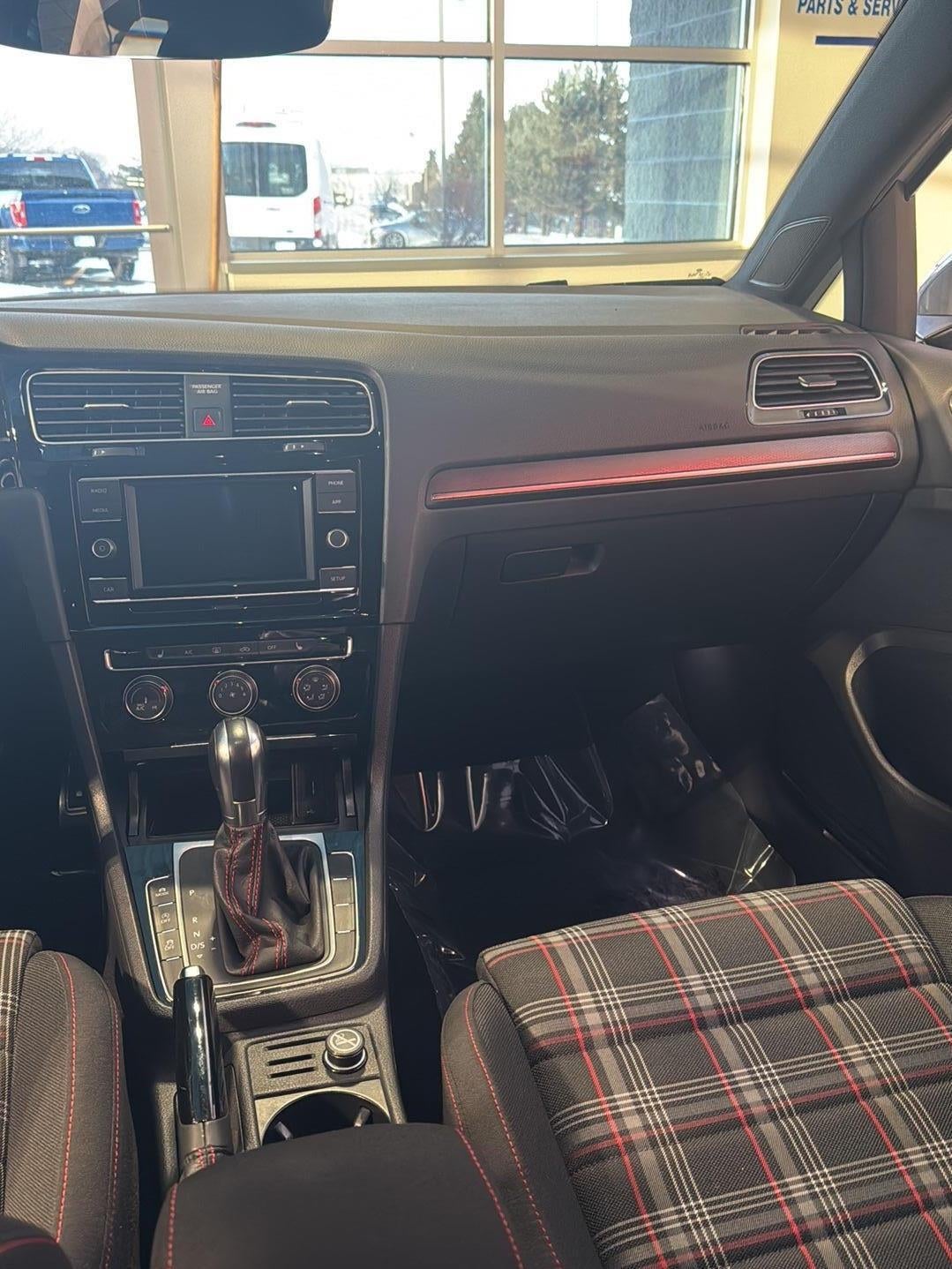 2019 Volkswagen Golf GTI S