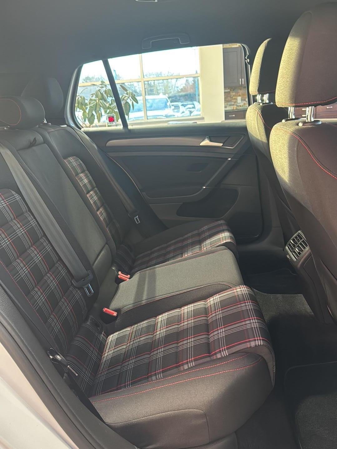 2019 Volkswagen Golf GTI S