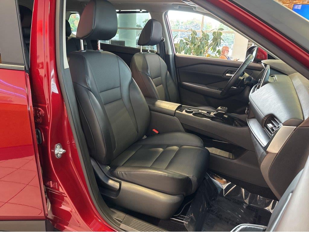 2023 Nissan ROGUE SV Base