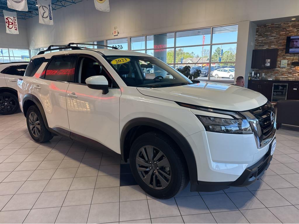 2023 Nissan Pathfinder SV