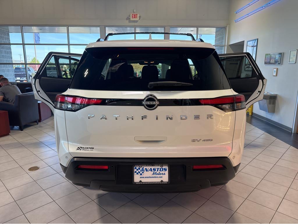 2023 Nissan Pathfinder SV