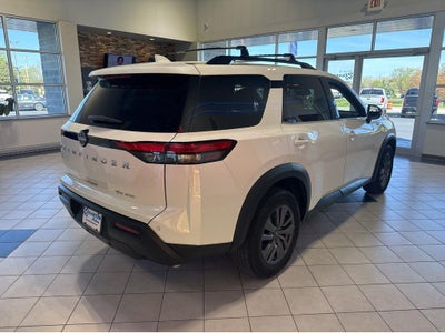 2023 Nissan Pathfinder SV