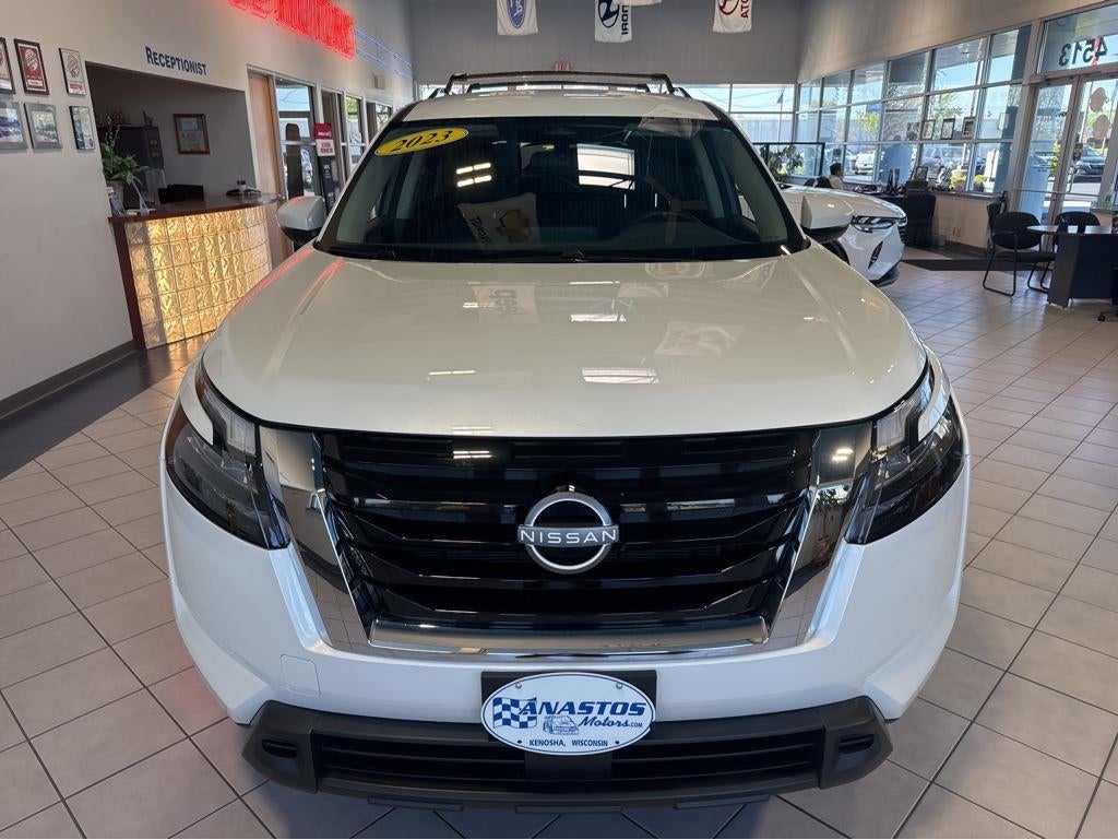 2023 Nissan Pathfinder SV