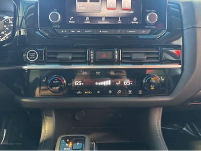 2023 Nissan Pathfinder SV