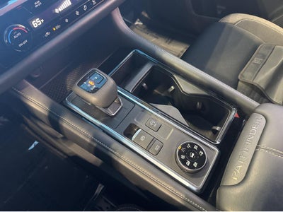 2023 Nissan Pathfinder SV