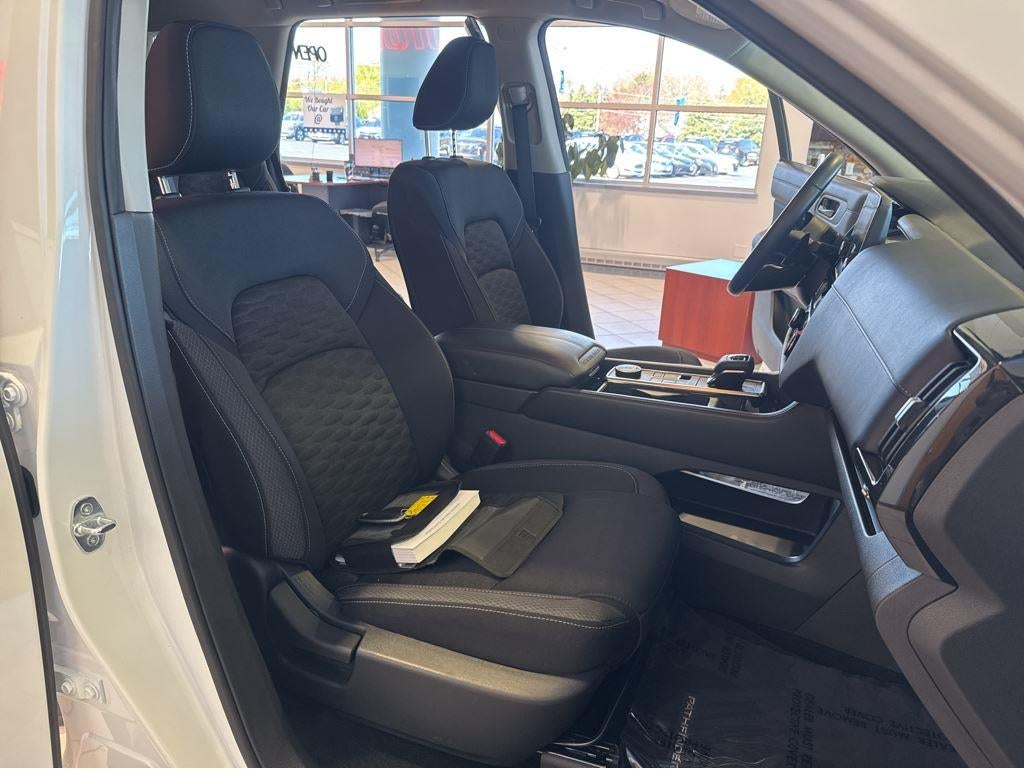 2023 Nissan Pathfinder SV