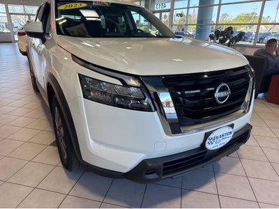 2023 Nissan Pathfinder SV