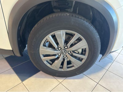 2023 Nissan Pathfinder SV