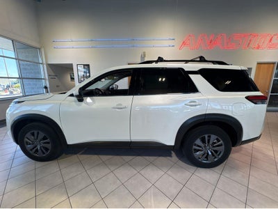 2023 Nissan Pathfinder SV