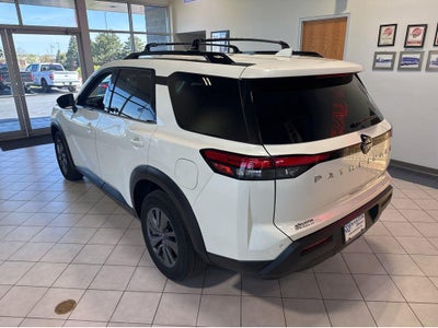 2023 Nissan Pathfinder SV
