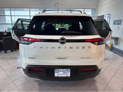 2024 Nissan Pathfinder SV