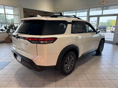 2024 Nissan Pathfinder SV