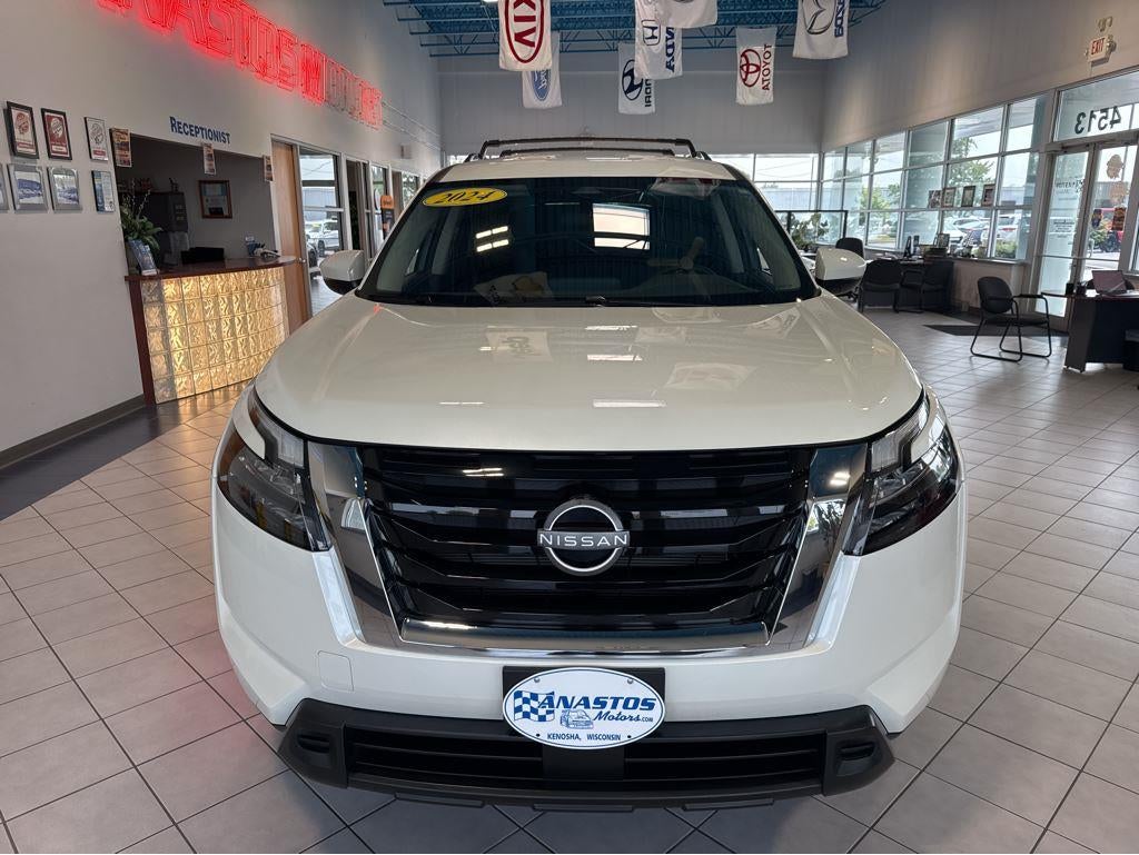 2024 Nissan Pathfinder SV