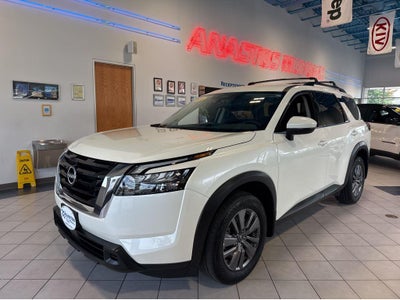 2024 Nissan Pathfinder SV