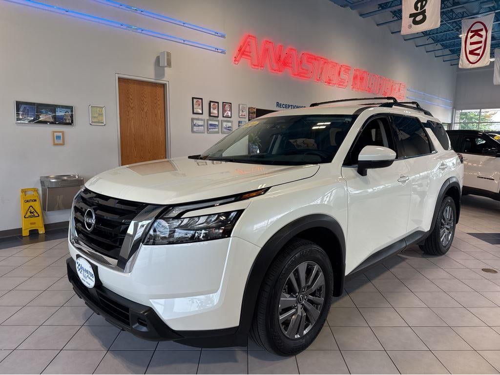 2024 Nissan Pathfinder SV