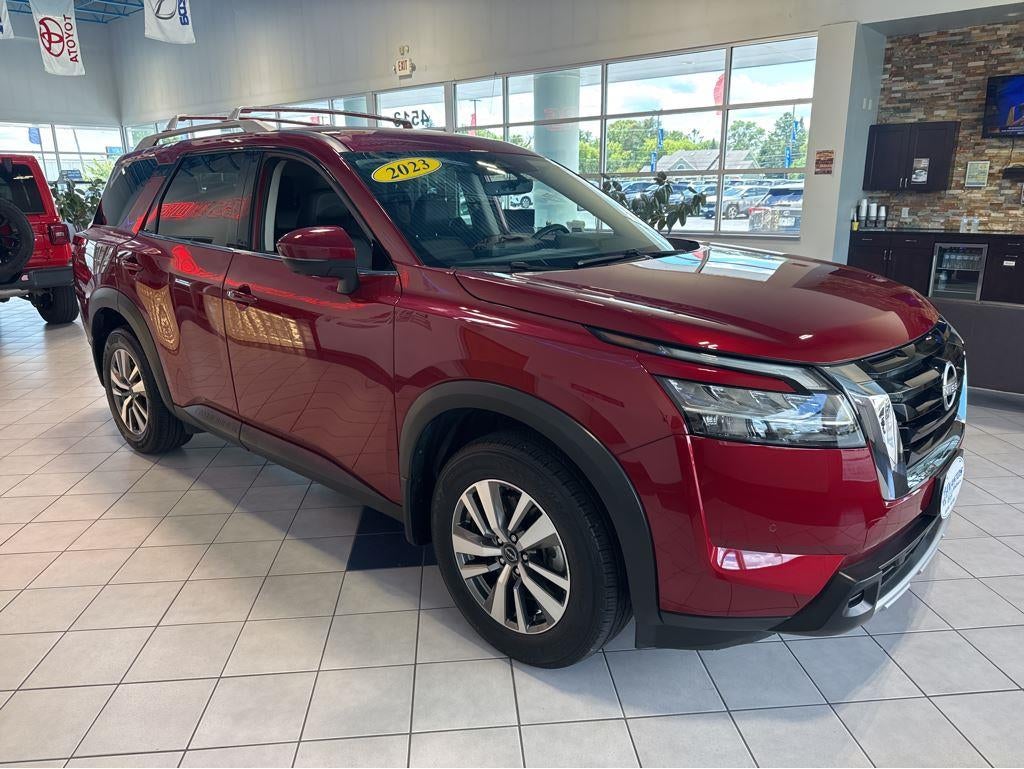 2023 Nissan PATHFINDER Base