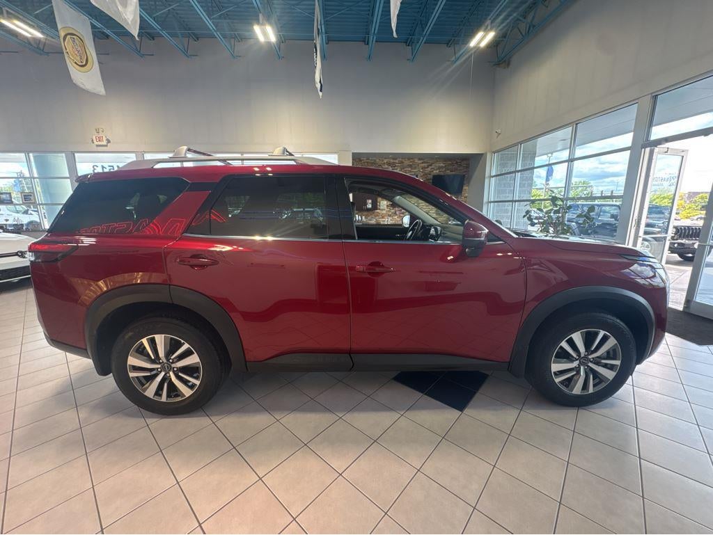 2023 Nissan PATHFINDER Base