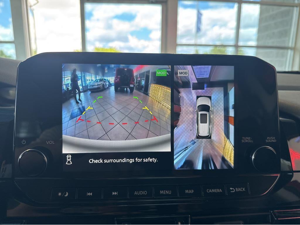 2023 Nissan PATHFINDER Base