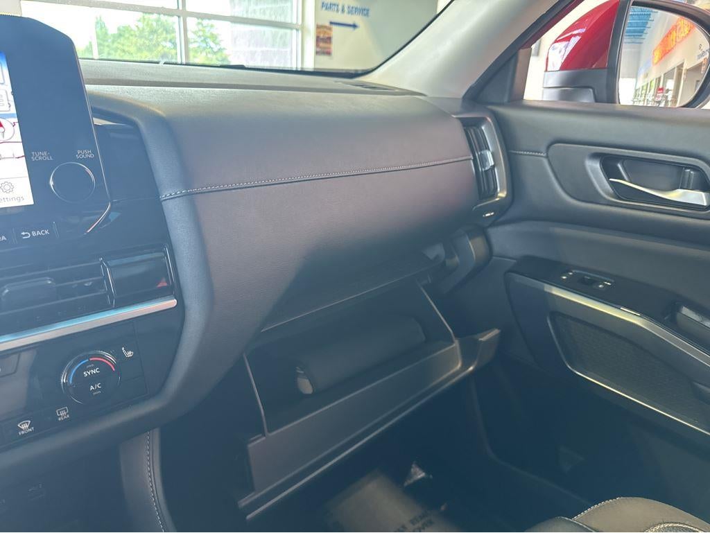 2023 Nissan PATHFINDER Base