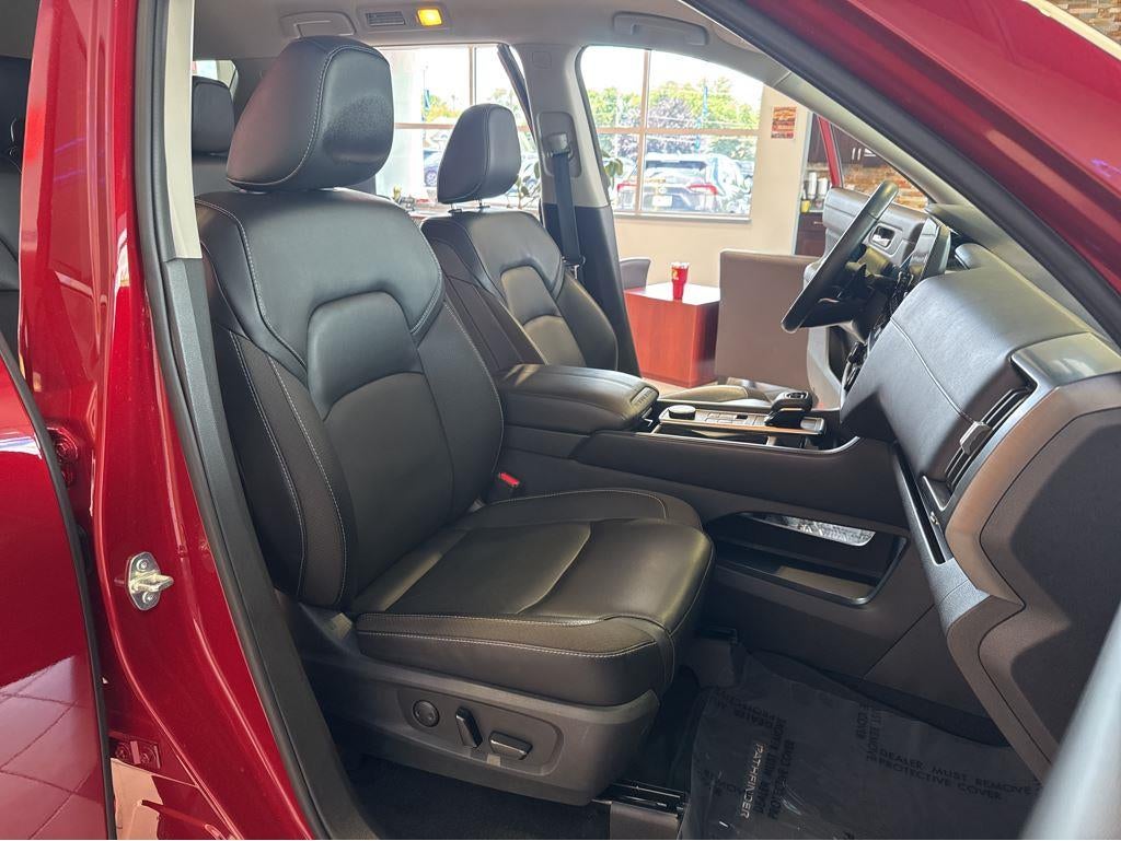 2023 Nissan PATHFINDER Base