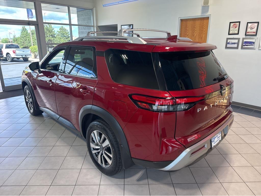2023 Nissan PATHFINDER Base