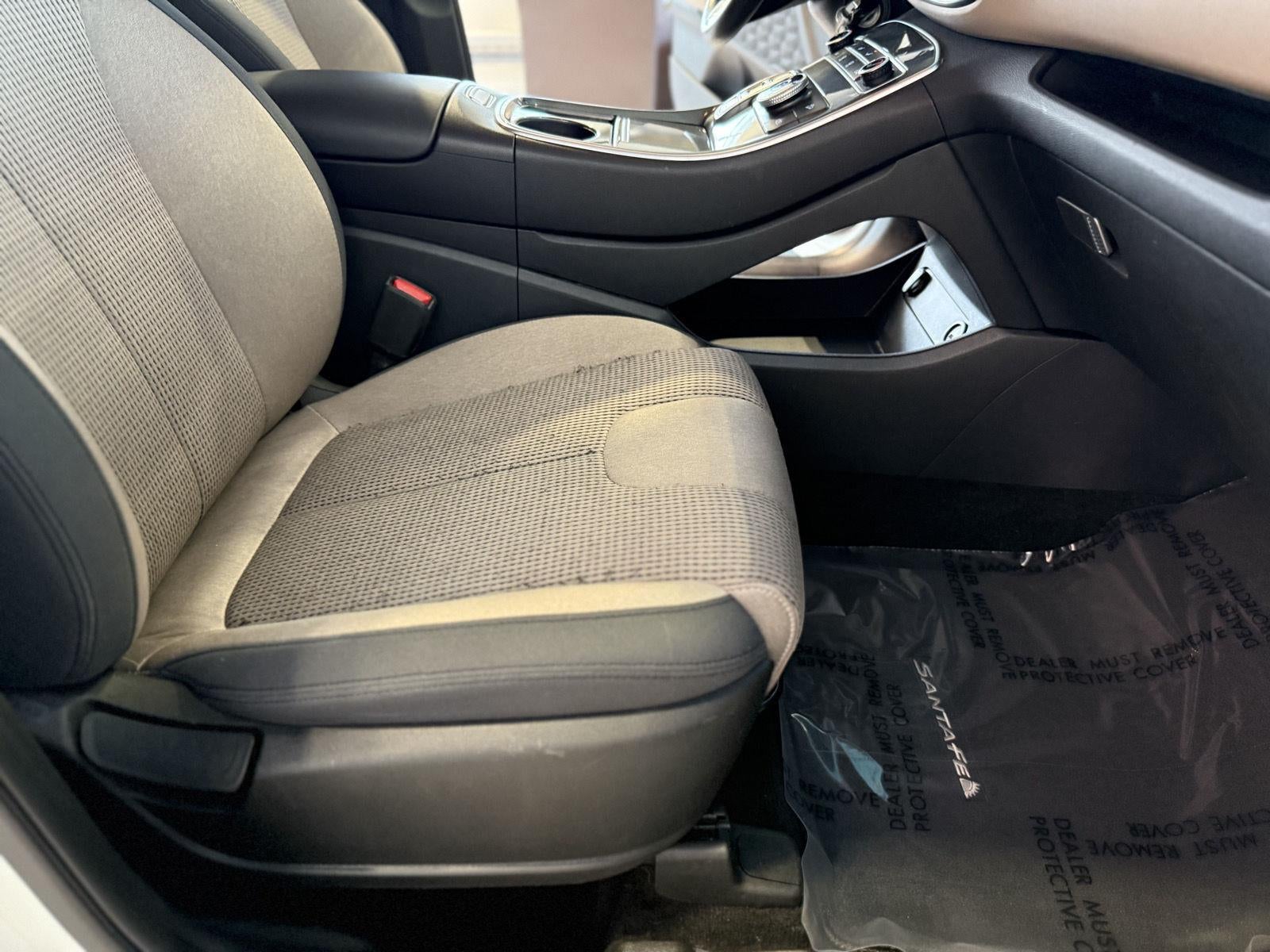 2022 Hyundai Santa Fe SE