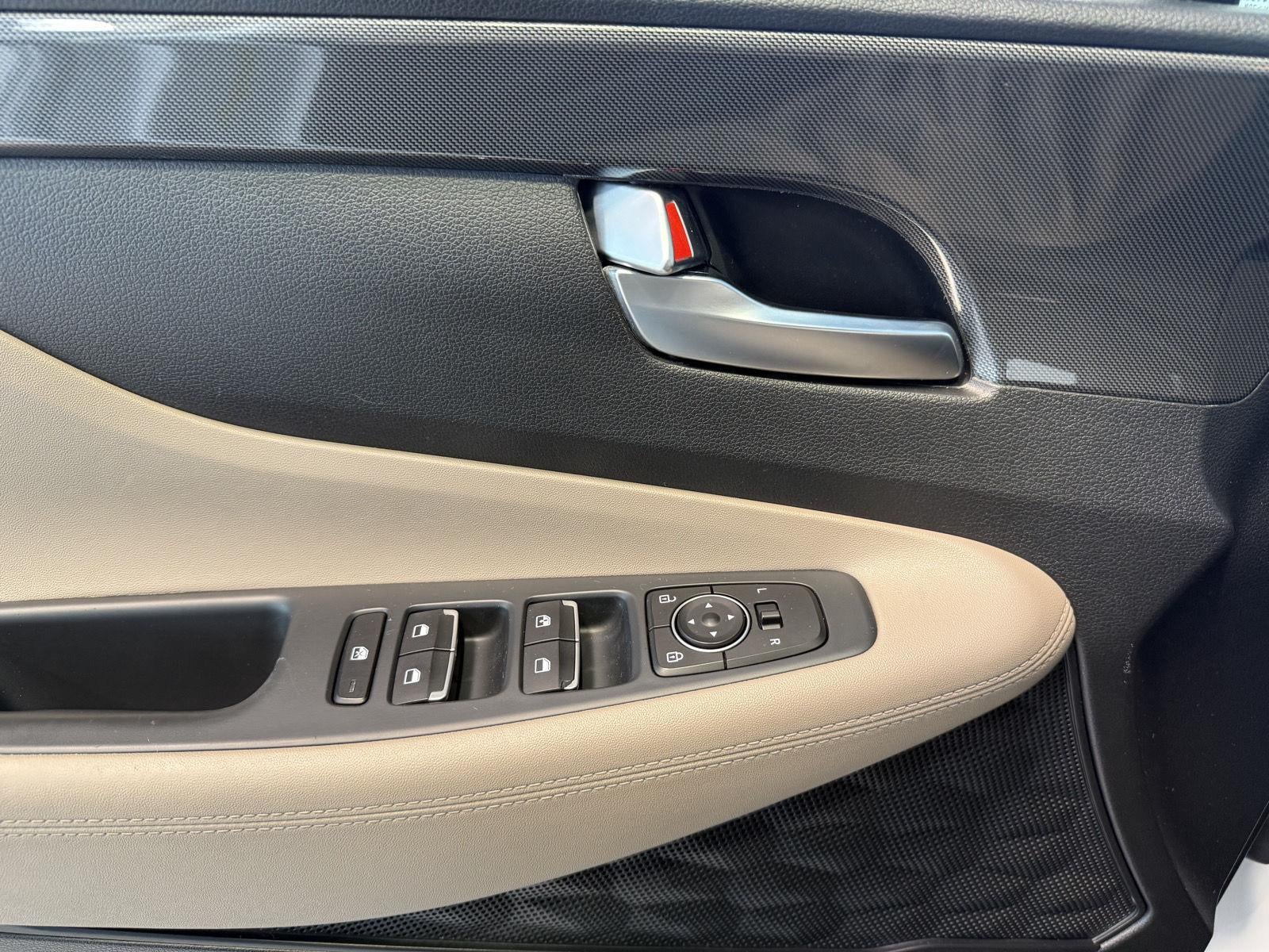 2022 Hyundai Santa Fe SE