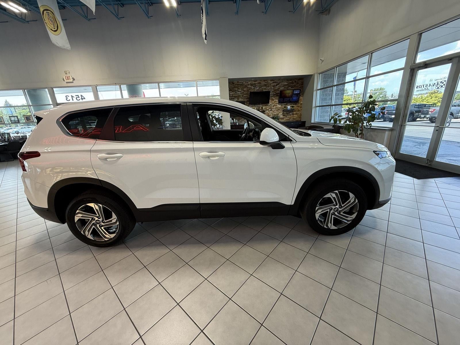 2022 Hyundai Santa Fe SE