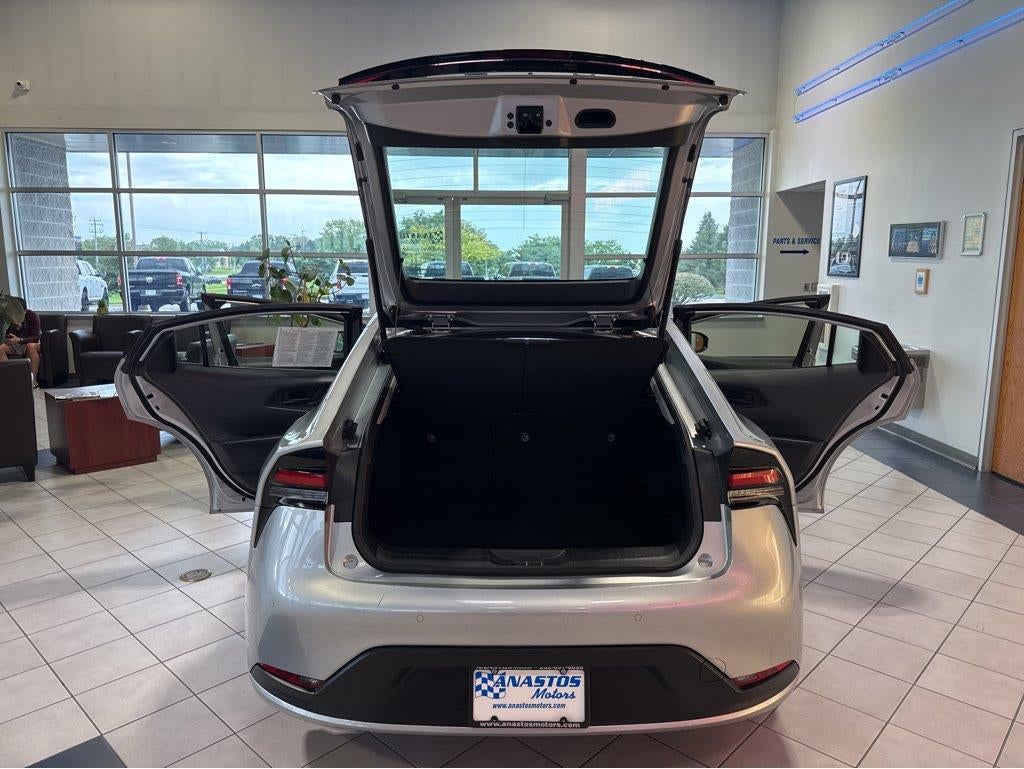 2025 Toyota Prius LE