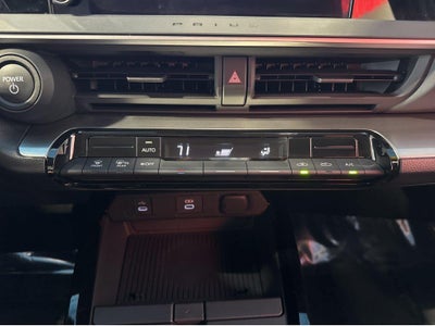 2025 Toyota Prius LE