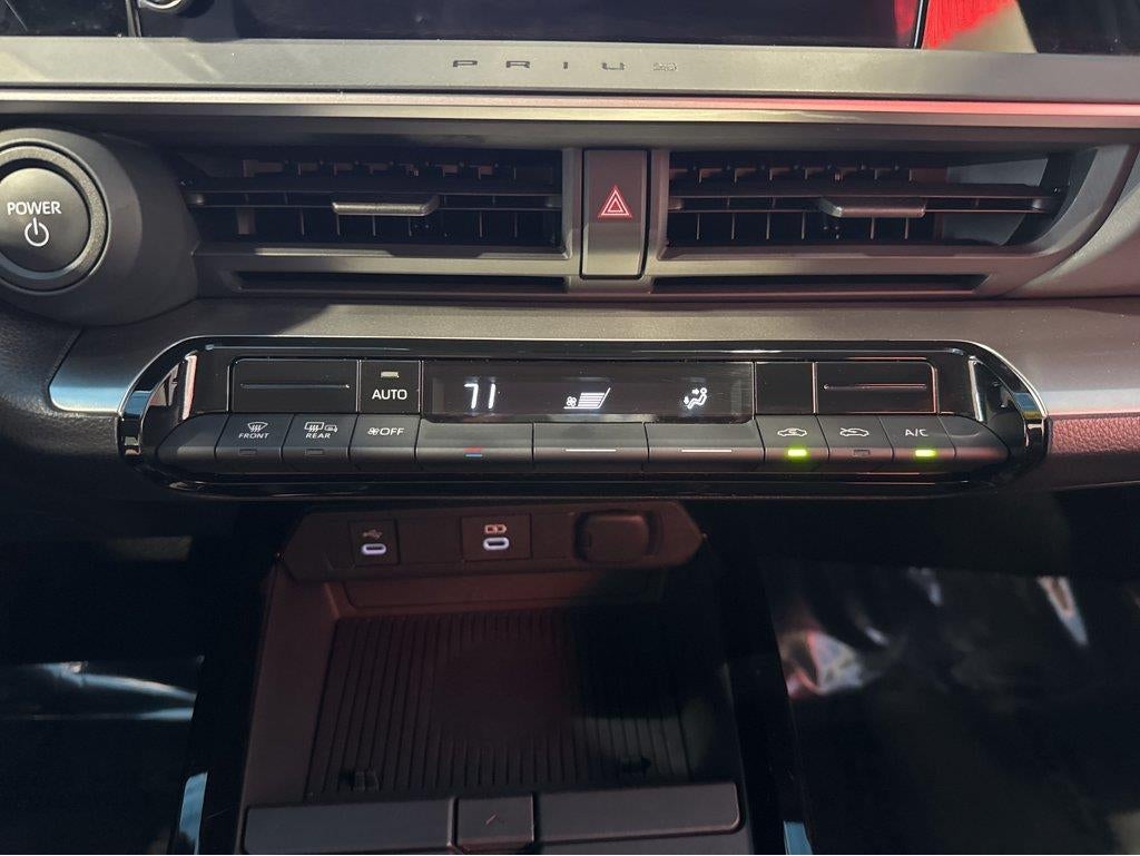2025 Toyota Prius LE
