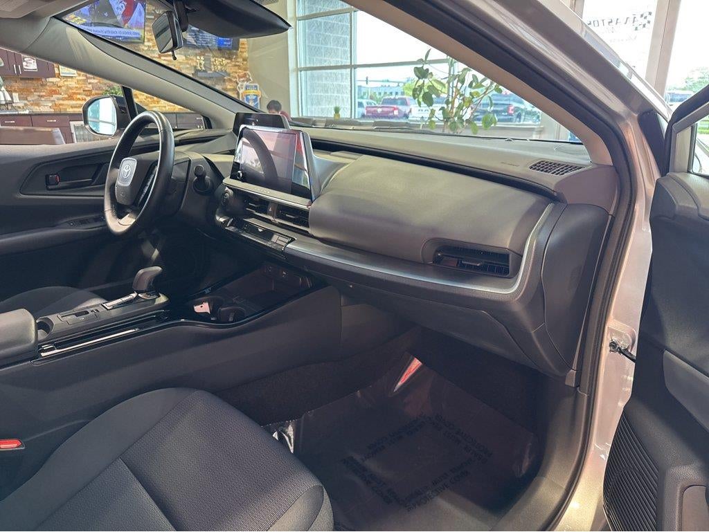 2025 Toyota Prius LE