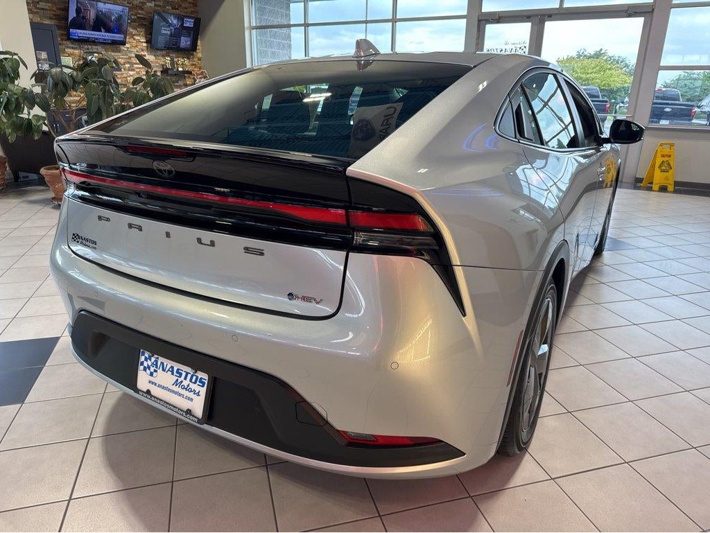 2025 Toyota Prius LE