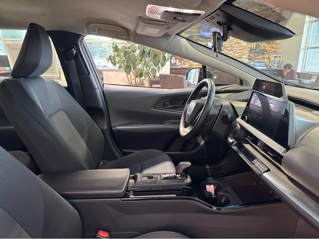 2025 Toyota Prius LE