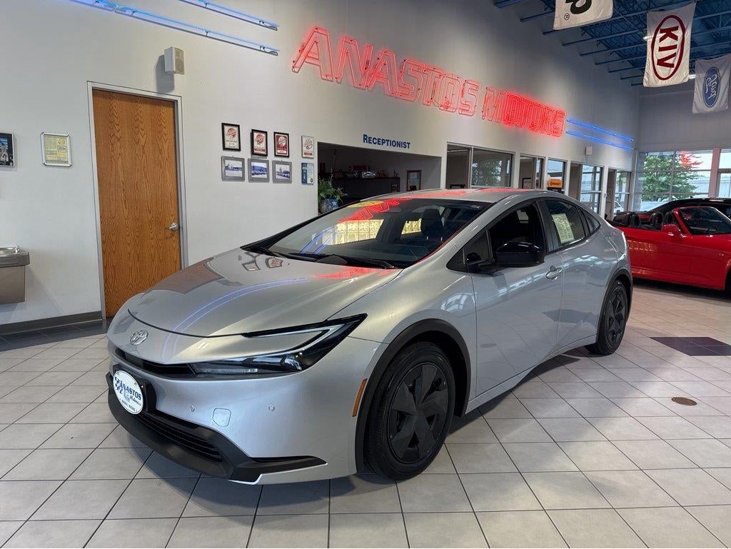 2025 Toyota Prius LE