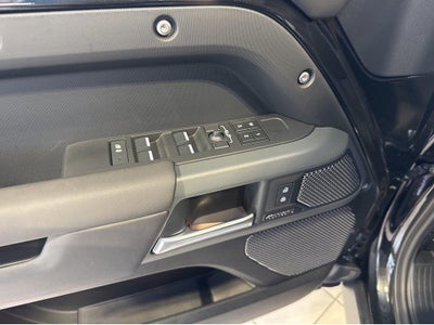 2024 Land Rover Defender X-Dynamic SE