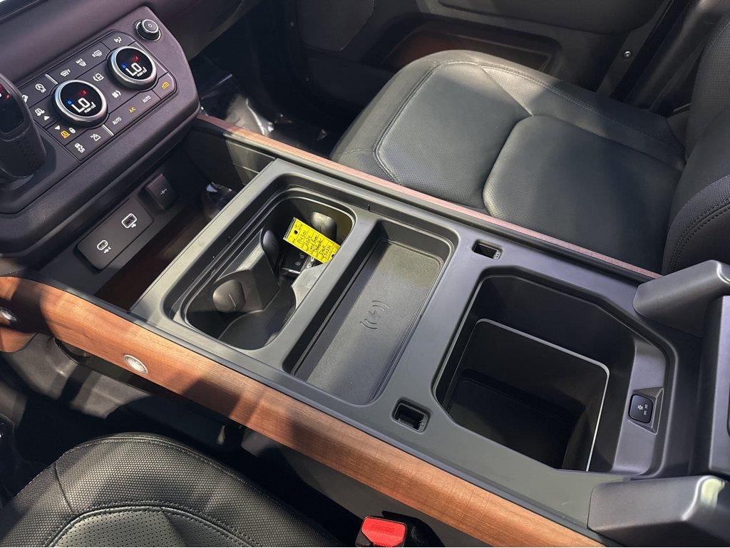 2024 Land Rover Defender X-Dynamic SE