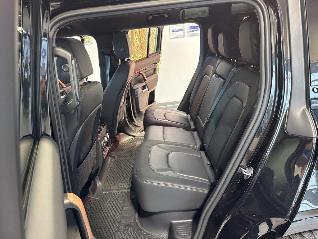 2024 Land Rover Defender X-Dynamic SE