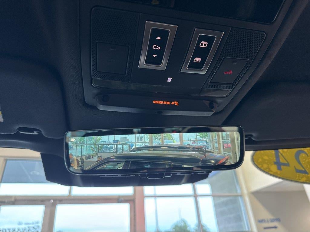 2024 Land Rover Defender X-Dynamic SE