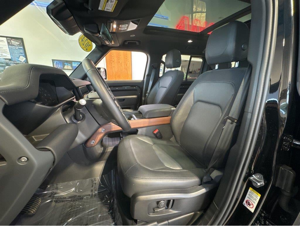 2024 Land Rover Defender X-Dynamic SE