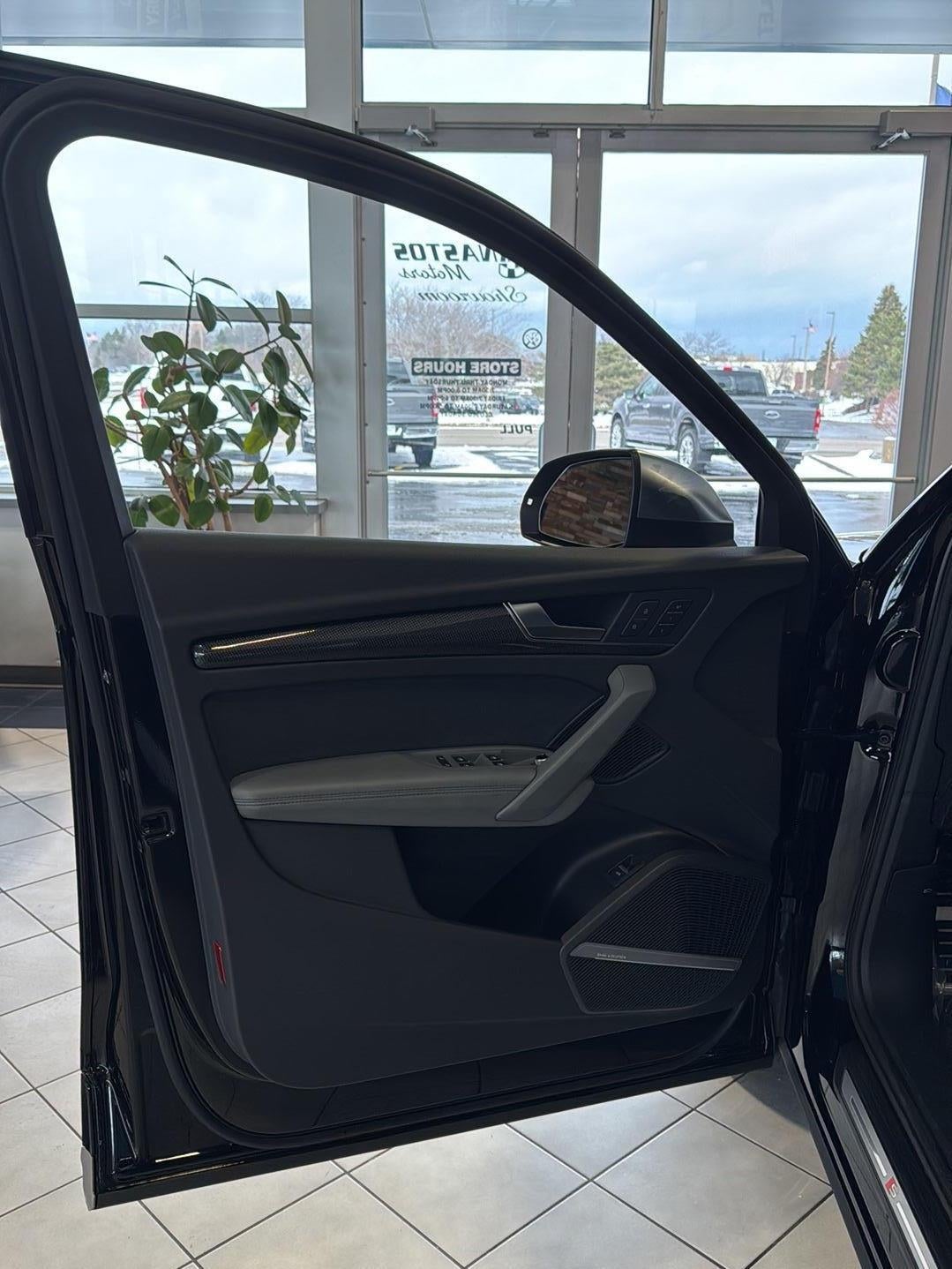 2022 Audi SQ5 Premium Plus