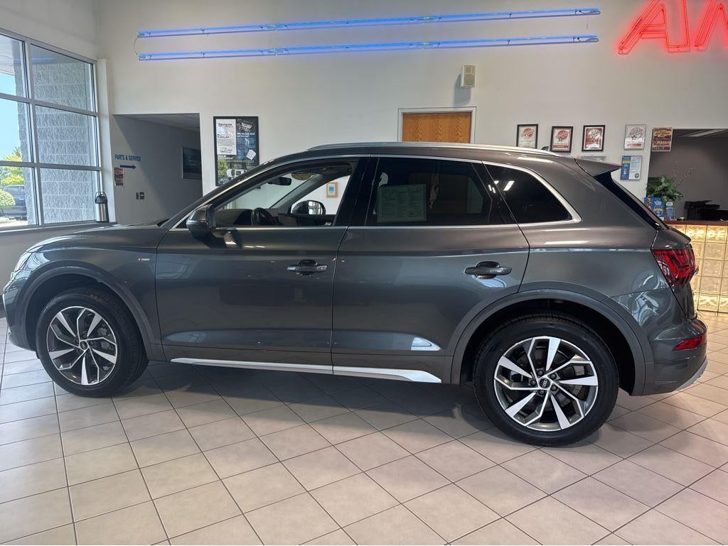 2022 Audi Q5 S line Premium