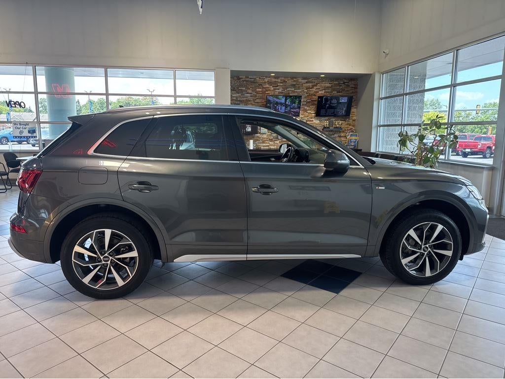 2022 Audi Q5 S line Premium