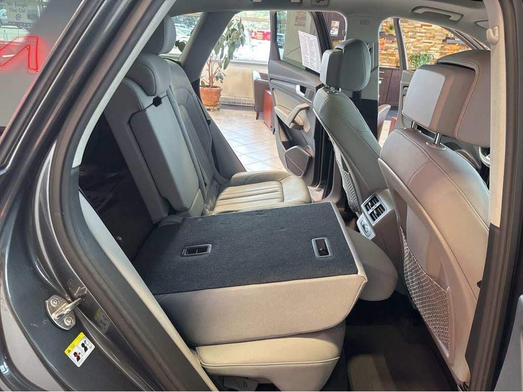 2022 Audi Q5 S line Premium